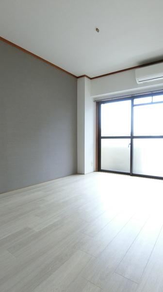 イズミハイツの洋室画像