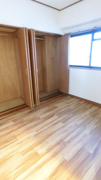 イズミハイツの洋室画像