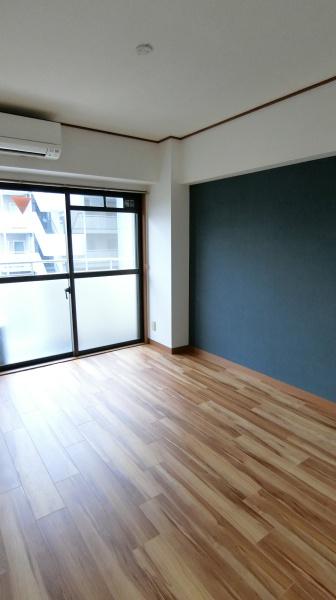 イズミハイツの洋室画像