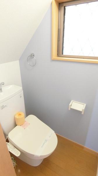 旭町一丁目戸建のトイレ画像