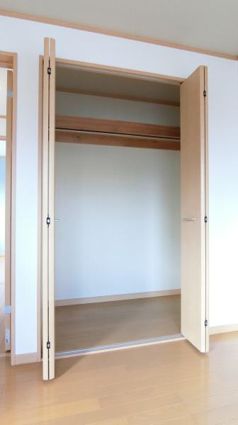 旭町一丁目戸建の収納画像