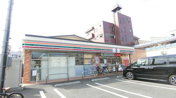 川崎ダイヤモンドパレスのコンビニ画像