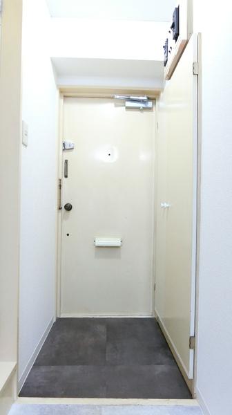 シャンボール互恵ビルの玄関画像