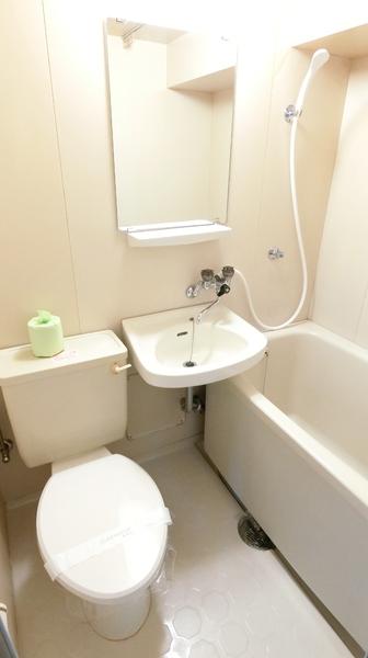 シャンボール互恵ビルのバス画像