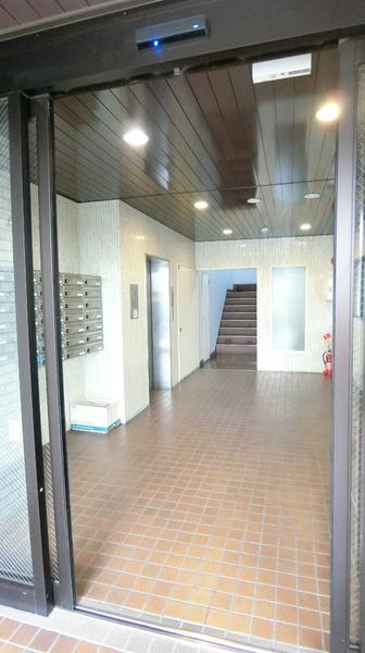 ナリタハイツのエントランス画像