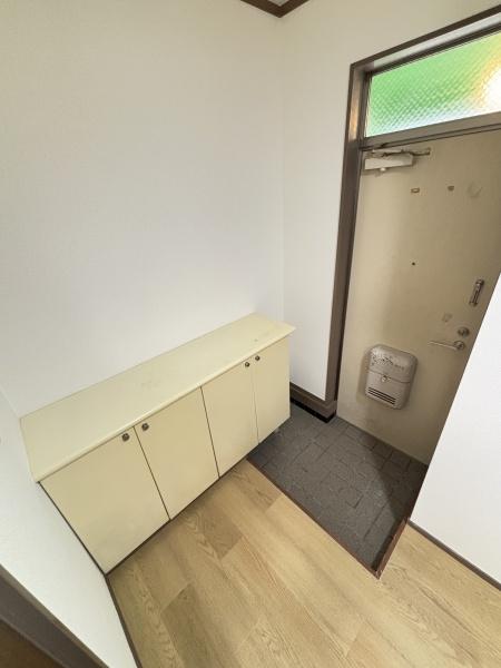 コーポカペラ60の玄関画像