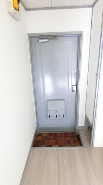 第2日誠コーポの玄関画像