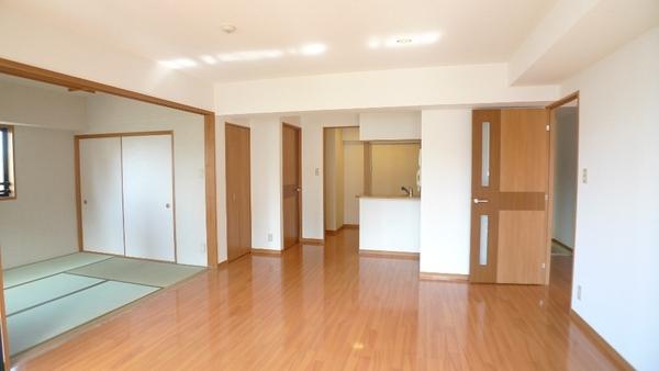 プルミエール多摩川のリビング画像