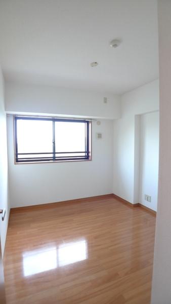 プルミエール多摩川の洋室画像