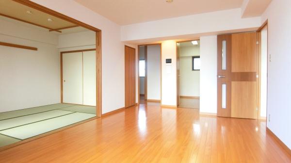 プルミエール多摩川のリビング画像