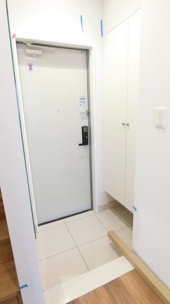 St.Residence（セント・レジデンス）の玄関画像