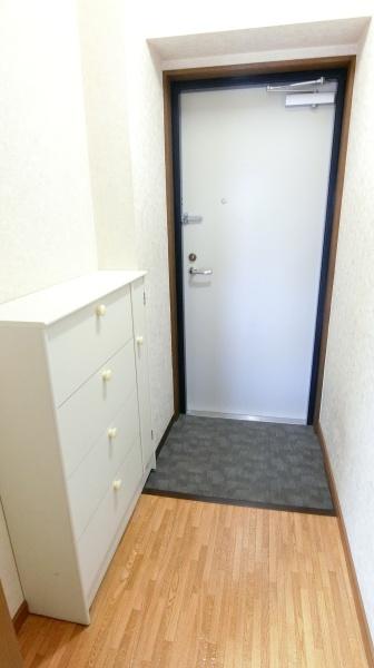 ロードスプリング出来野の玄関画像