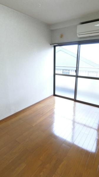 ロードスプリング出来野の洋室画像