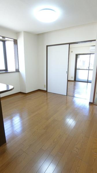 ロードスプリング出来野のリビング画像