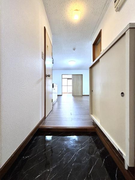 マツダヤビルの玄関画像