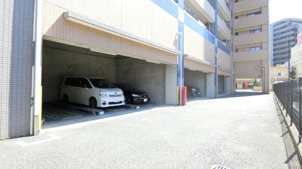 プルミエール多摩川の駐車場画像