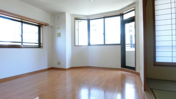 プルミエール多摩川のリビング画像