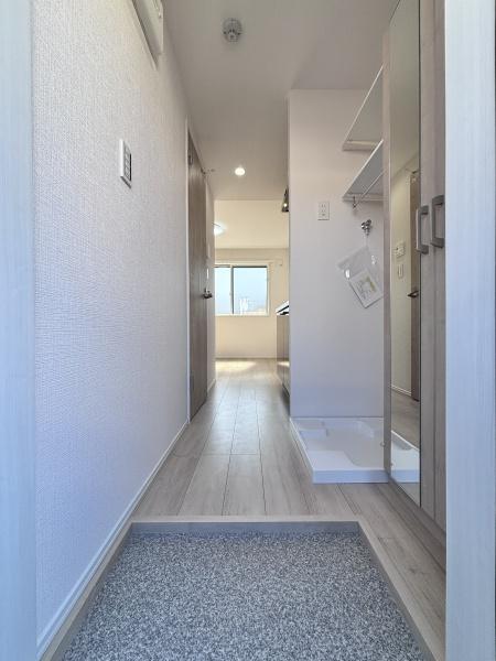 ネロ弘明寺の玄関画像