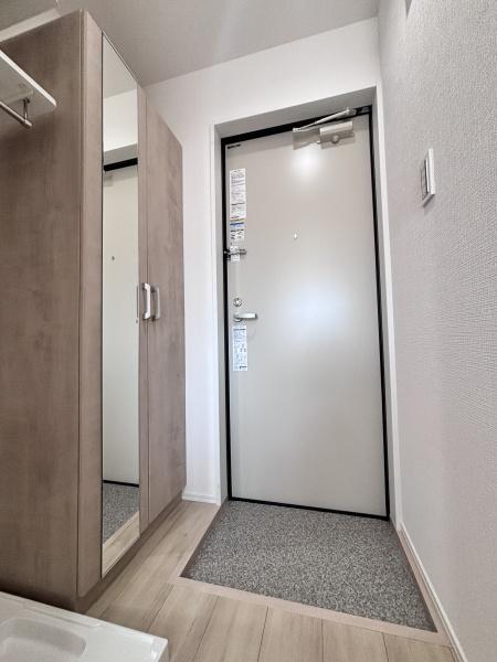 ネロ弘明寺の玄関画像