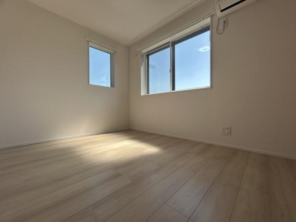 ネロ弘明寺の洋室画像