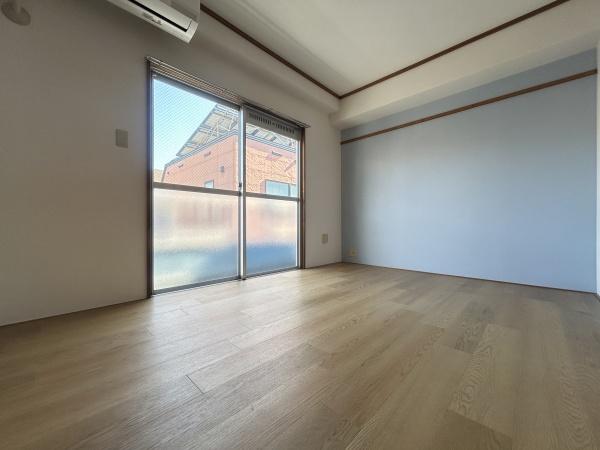 貝塚フラットの洋室画像