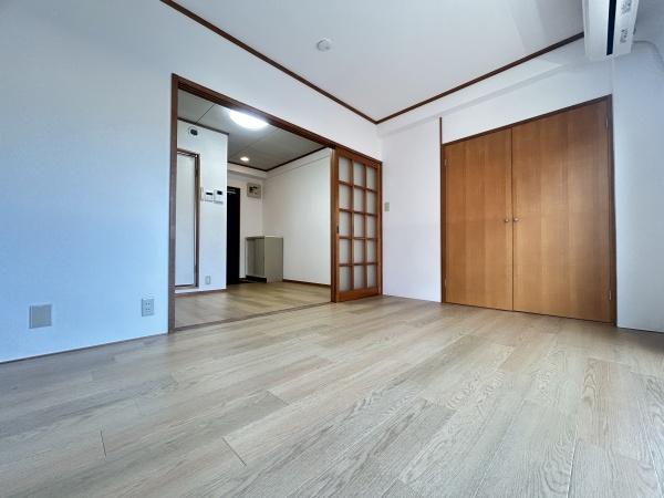 貝塚フラットの洋室画像