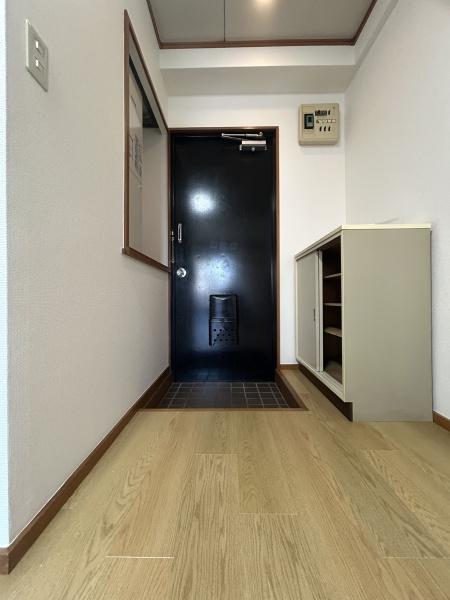 貝塚フラットの玄関画像