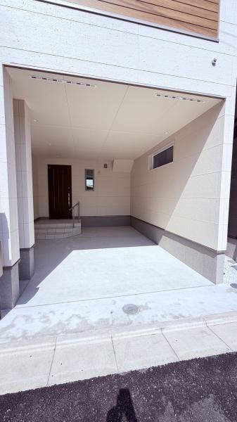 旭町一丁目戸建の駐車場画像