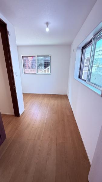 旭町一丁目戸建の洋室画像