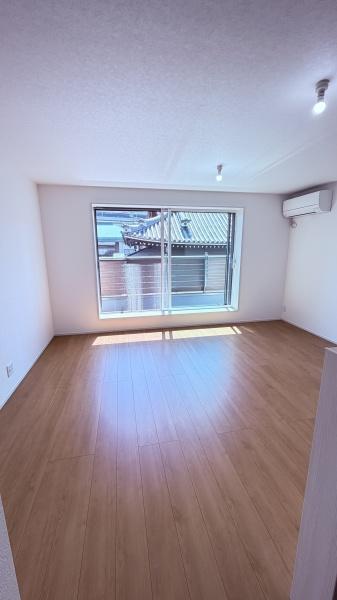 旭町一丁目戸建のリビング画像