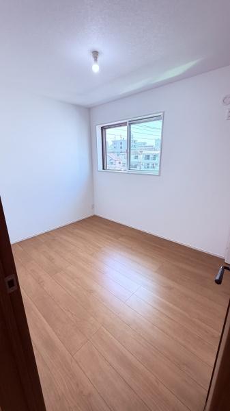 旭町一丁目戸建の洋室画像