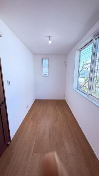 旭町一丁目戸建の洋室画像