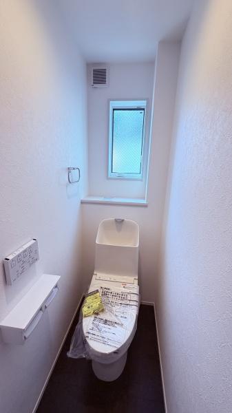 旭町一丁目戸建のトイレ画像