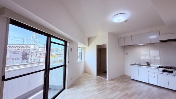 ナリタハイツのリビング画像