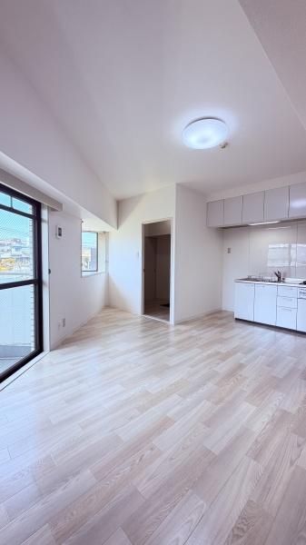 ナリタハイツのリビング画像