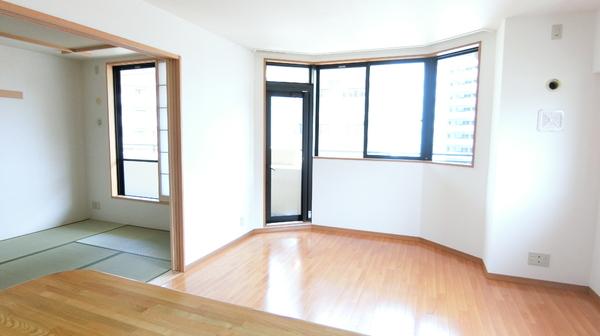 プルミエール多摩川のリビング画像