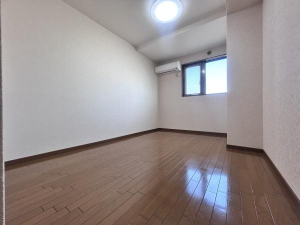ロードスプリング大島1の洋室画像