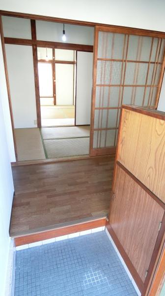 大西荘の玄関画像