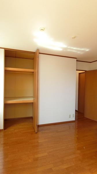 ラティス・ガーデンの洋室画像