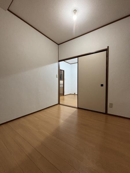 林ビルの洋室画像