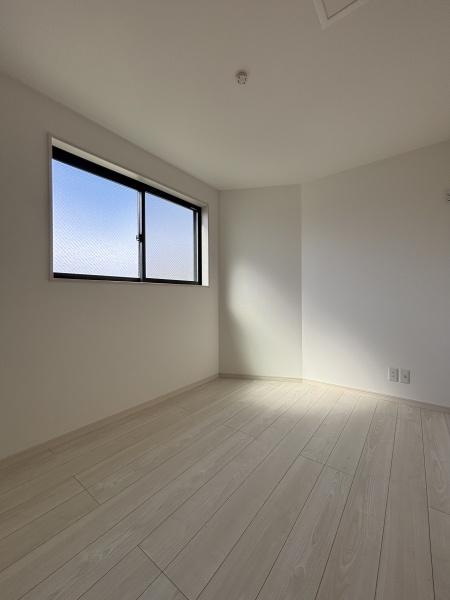 中瀬2丁目戸建の洋室画像