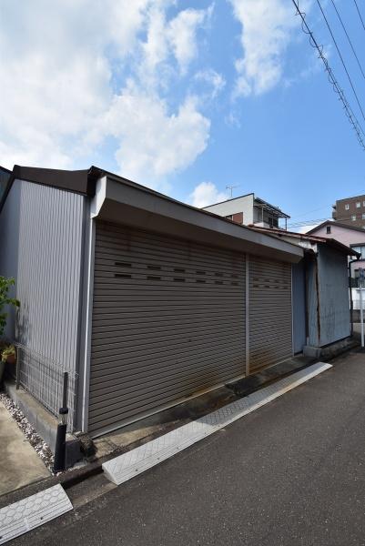 静岡市葵区本通西町　中古住宅　土地　3,200万の駐車場画像