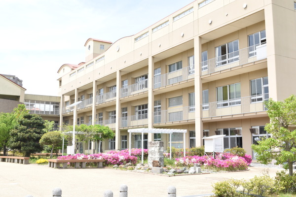 浜松市中央区木戸町　古家付き土地　1860万円の小学校画像