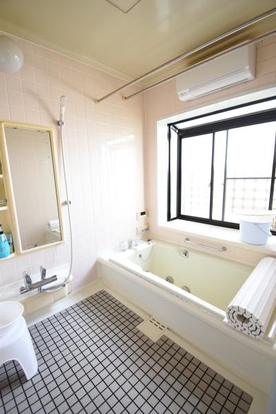 浜松市中央区高丘北3丁目　中古住宅　７ＬＤＫのバス画像