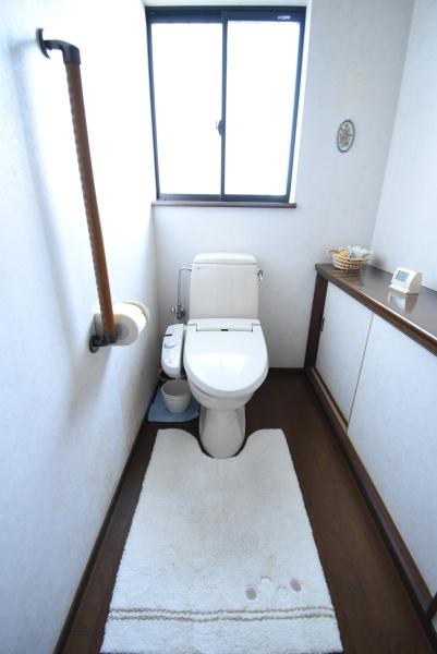 浜松市中央区高丘北3丁目　中古住宅　７ＬＤＫのトイレ画像