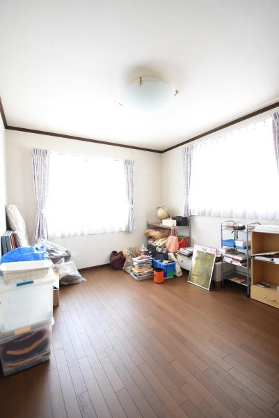 浜松市中央区高丘北3丁目　中古住宅　７ＬＤＫの洋室画像