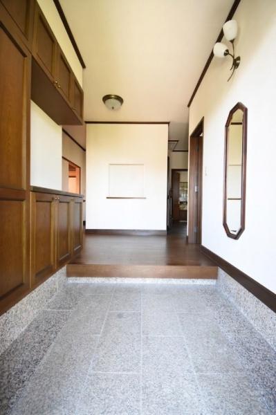 浜松市中央区高丘北3丁目　中古住宅の玄関画像