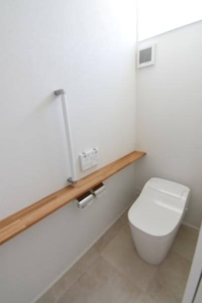 浜松市中央区三方原町築浅住宅4873万のトイレ画像