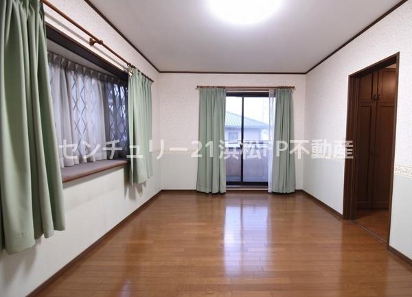 浜松市中央区高塚町中古住宅4SLDK2200万の洋室画像