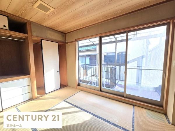 2F:8帖の和室。 2F:8帖の和室。